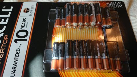 Duracell alkalines leaking like crazy : r/batteries